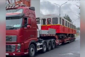 Кличко показав, які вагони метро Польща передала Україні (відео) 