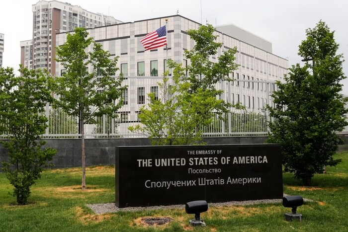 Підвищена загроза ракетного обстрілу: посольство США в Україні зробило заяву