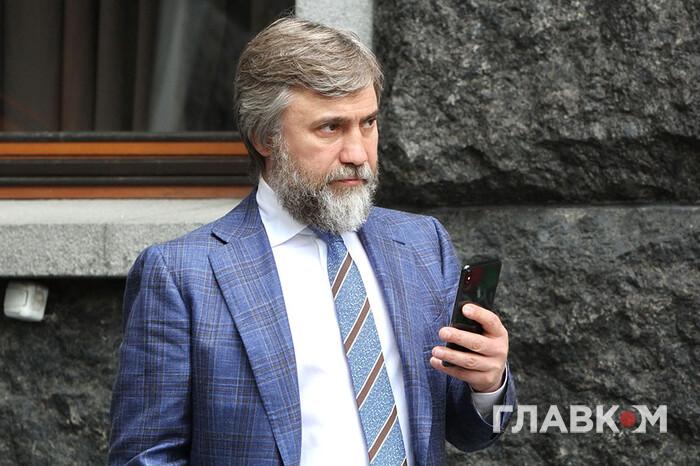 Суд арештував частки Новинського у компаніях Ахметова