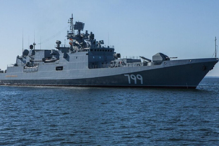Россия срочно вывела в Черное море фрегат «Адмирал Макаров»