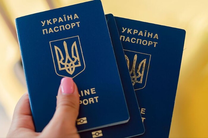 МЗС спростувало проблеми із оформленням паспортів за кордоном
