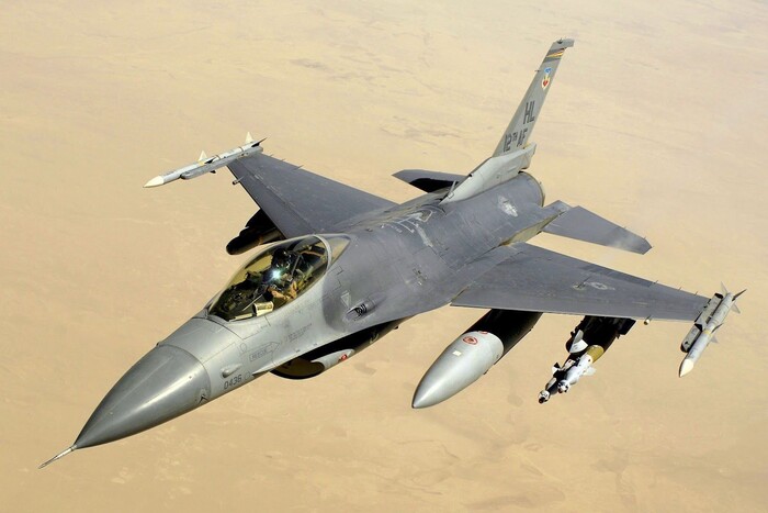 Данія допоможе українським пілотам опанувати F-16: скільки триватиме навчання