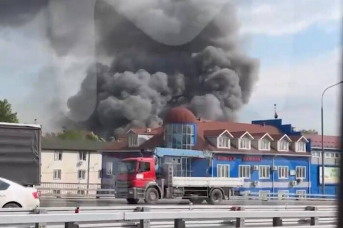 У Підмосков’ї поблизу електростанції сталахнула масштабна пожежа (відео)