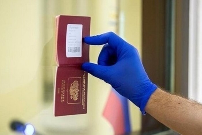 «Про всяк випадок»: Росія хоче заборонити чиновникам тікати з країни