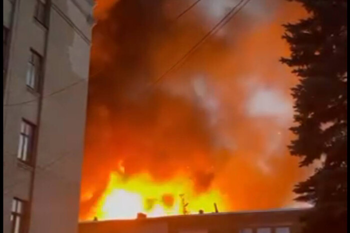 У Підмосков'ї спалахнула масштабна пожежа (відео)
