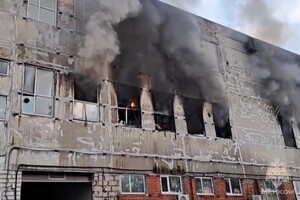 Ранок у Санкт-Петербурзі почався з масштабної пожежі (відео)