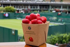 Скільки коштує порція полуниці з вершками на Вімблдонському турнірі? (фотофакт)