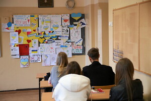 Українські біженці масово прогулюють уроки у школах Польщі: названо причину