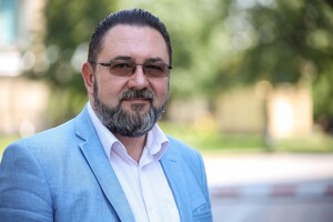 Голова комітету з питань гуманітарної та інформаційної політики Микита Потураєв вважає: міністр культури потрапив в «ідеальний політичний шторм»