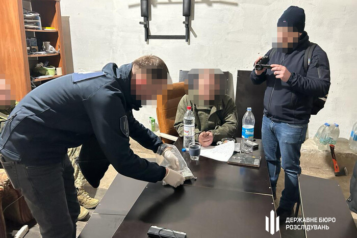 Вимагав 120 тис грн у підлеглого: посадовець військової частини на Одещині отримав підозру