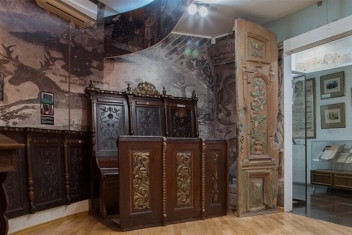 Викрадені старовинні двері синагоги з Чорткова опинилися у Москві