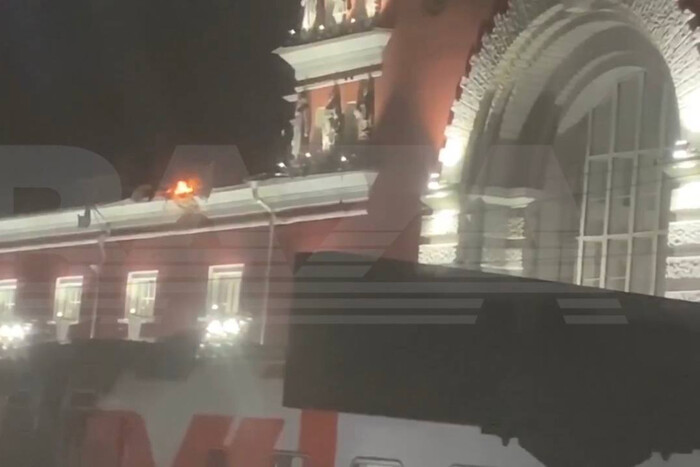 Атака безпілотника на вокзал у Курську, аеропорти в Москві обмежили роботу: головне за ніч