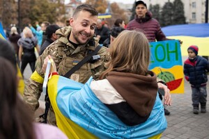 Нардепи, що воюють, емоційно привітали українців із Днем прапора (фото)