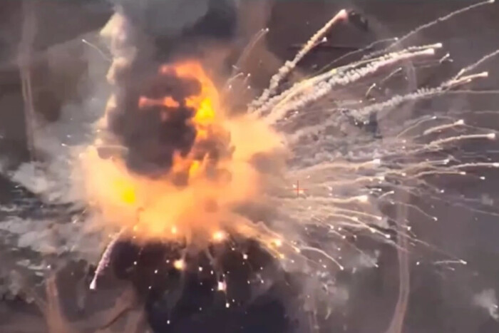 Болезненный удар по системе ПВО оккупантов: разведка прокомментировала взрывы в Крыму (видео)
