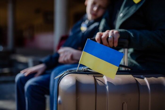 Понад 3 млн українців залишаться за кордоном: результати дослідження