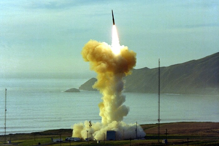 США запустять міжконтинентальну балістичну ракету