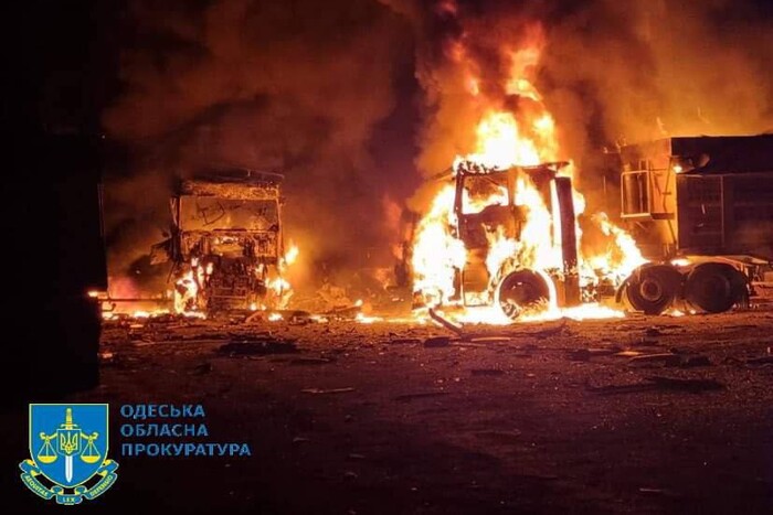 Окупанти атакували припортову та цивільну інфраструктуру Одещини: є поранені (фото)