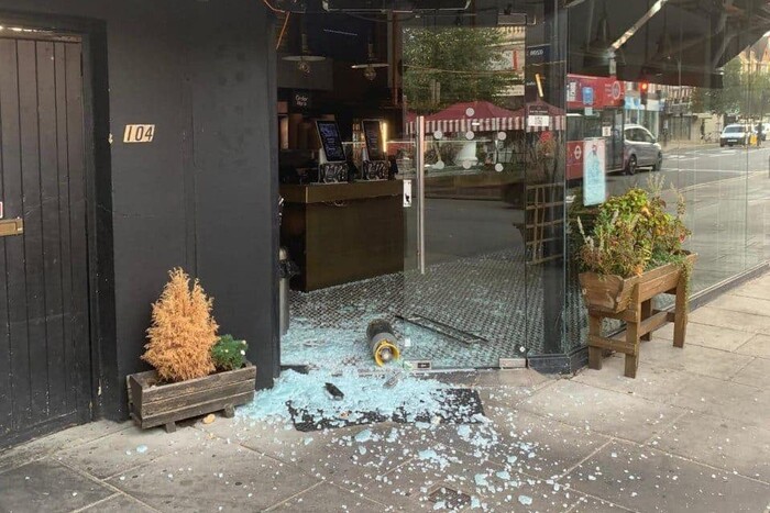 У Лондоні невідомі розтрощили єврейський ресторан (фото)