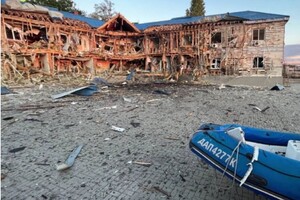Атака на Одесу: уламки збитих дронів впали в яхт-клубі (фото)