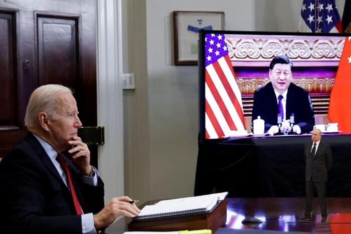 Си Цзиньпин может выставить Байдену на торги голову Путина. Все зависит от цены