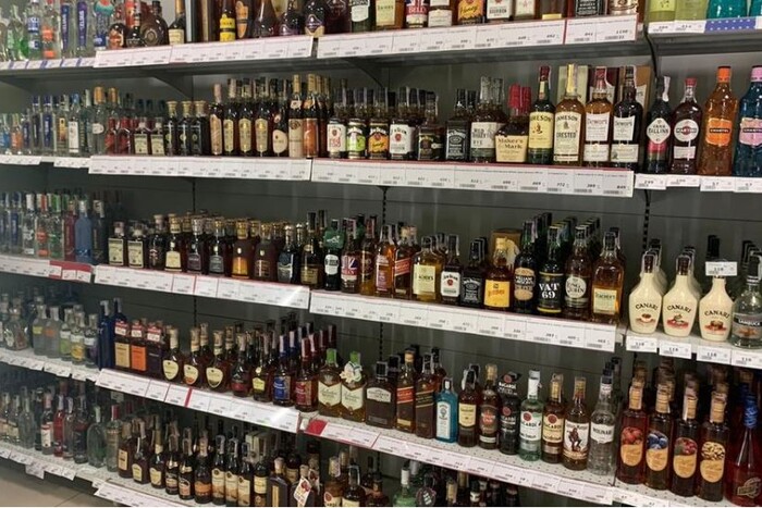 Жодних «шампанських»? В Україні можуть запрацювати нові правила маркування спиртних напоїв