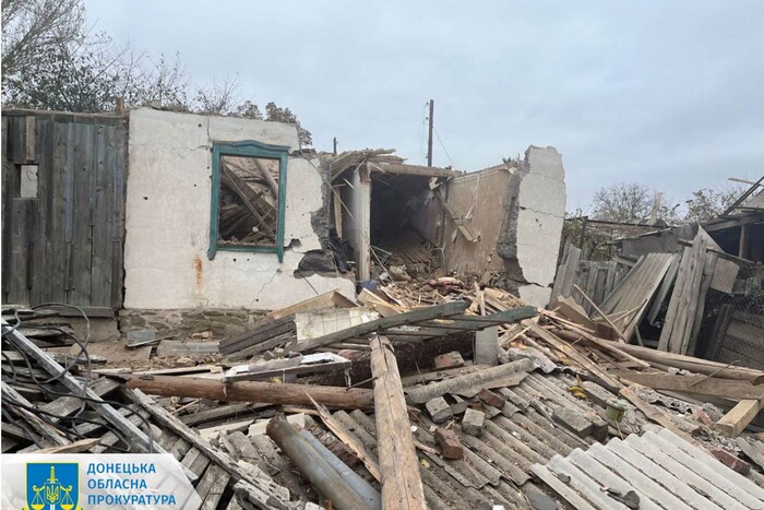 Окупанти гатили по селах на Донеччині: є загиблі та поранені (фото)