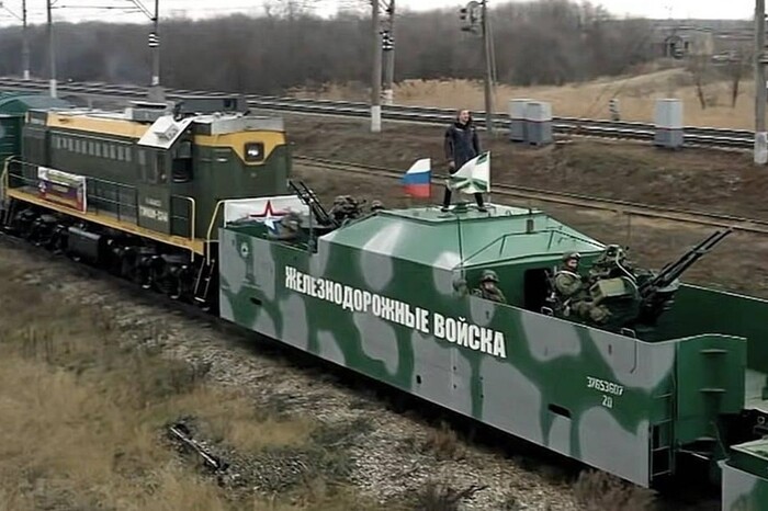 Рашисти будуть залізницю до Криму через окуповані території