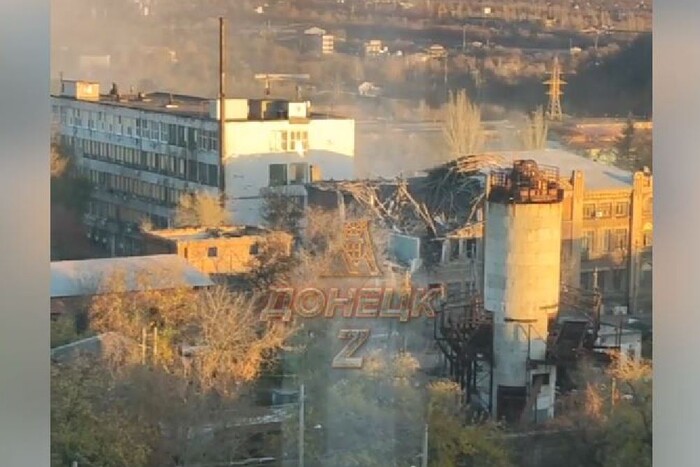 Вибухи у Донецьку: уражено Центр безпілотних систем окупантів (відео)