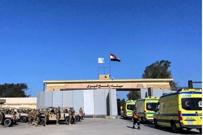 Евакуація іноземців із Гази: Египтяни закрили пункт пропуску «Рафах»