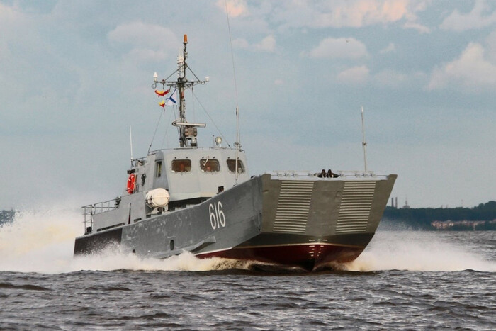 Официально: в Крыму поражены малые десантные корабли с экипажем (видео)