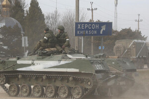 Россия перекидывает военную технику из Крыма на Херсонщину: причина