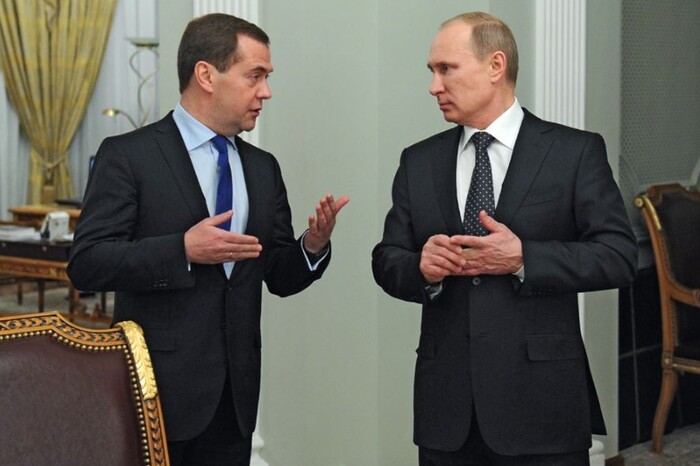 ЄС готує санкції проти сина Медведєва та родички Путіна – The Guardian