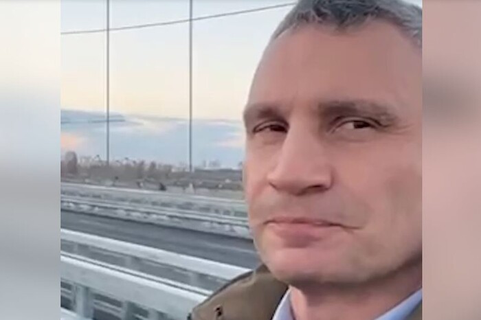 Кличко анонсував відкриття Подільського мосту під час поїздки по ньому (відео)
