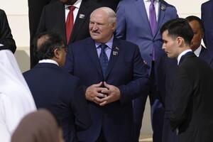 Президенти трьох країн відмовилися від спільного фото з Лукашенком
