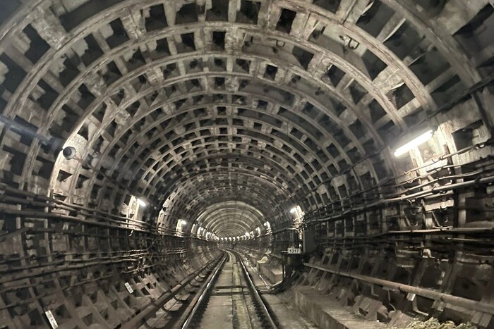 Прокуратура показала, який вигляд мають підтоплені тунелі київського метро (фото)