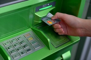 Чи вплинув збій у «Київстарі» на роботу банкоматів та терміналів: відповідь Нацбанку