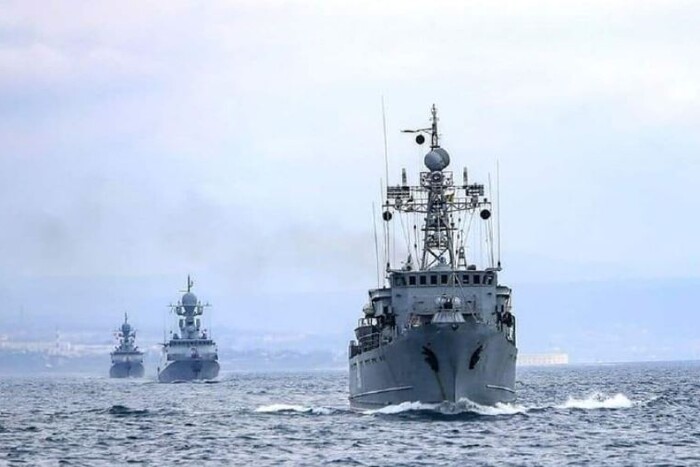 Скільки ворожих кораблів ворог тримає у Чорному морі: Військово-морські сили розкрили деталі 