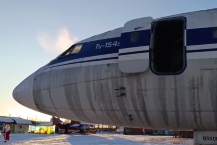 У Росії згорів екскурсійний літак (відео) 