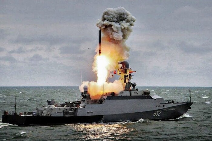 Росія збільшила кількість ракетоносіїв у Чорному морі, загальний залп – 24 «калібри»