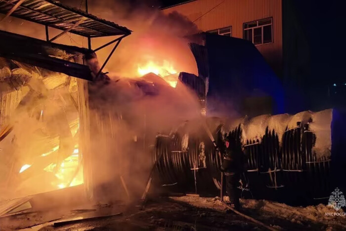 У Петербурзі сталася масштабна пожежа (фото, відео)