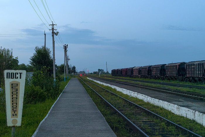 У Росії на залізниці зійшли з рейок понад десяток вантажних вагонів