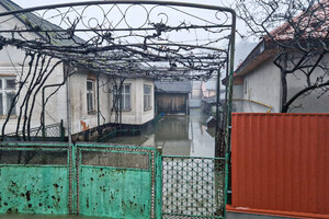 Затоплені будинки та траси: на Закарпатті вирує негода (фото)
