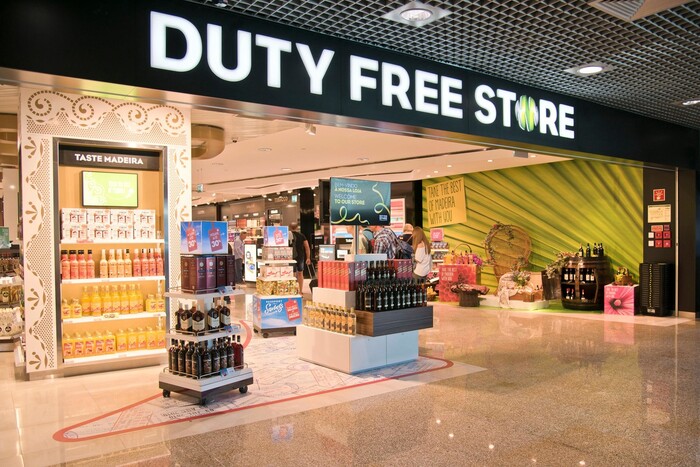 Duty Free: Кабмін встановив норми продажу цигарок та алкоголю в одні руки