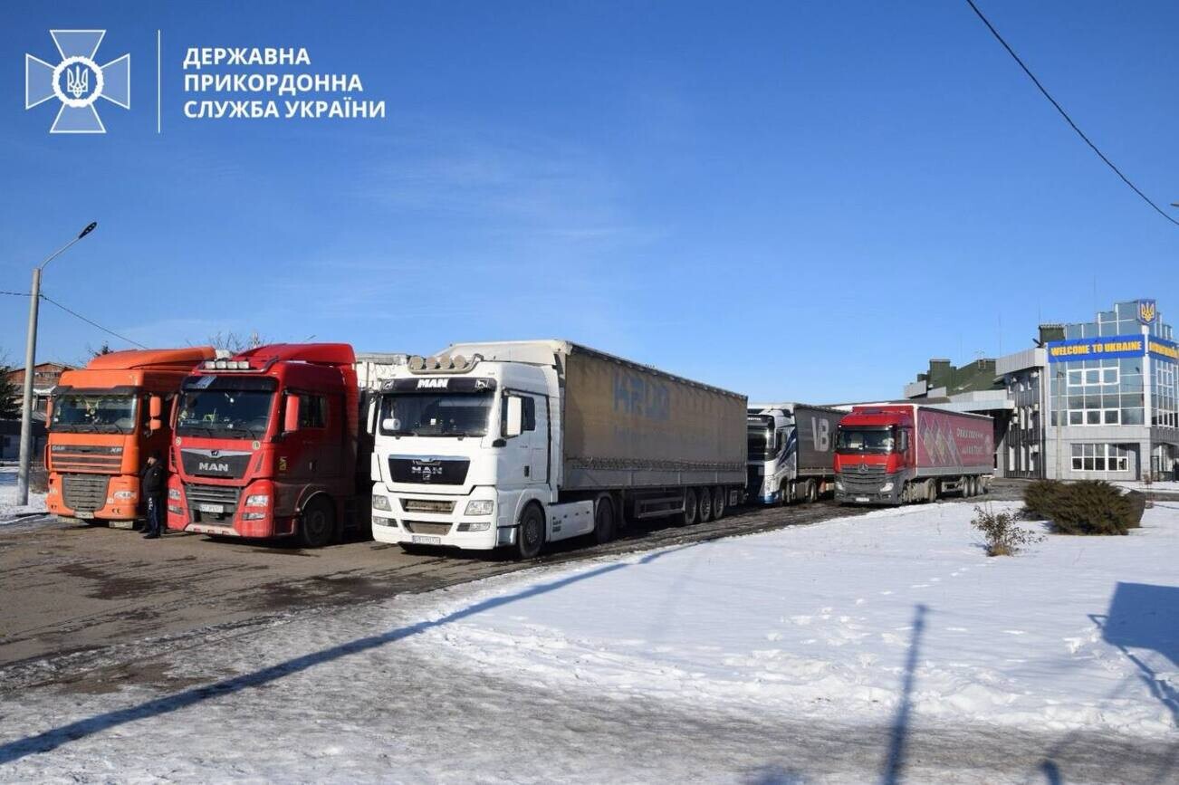 Розблоковано рух транспорту на кордоні з Румунією 
