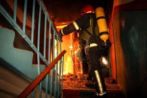 Пожежа в будинку у Дніпрі забрала життя жінки і трьох дітей 