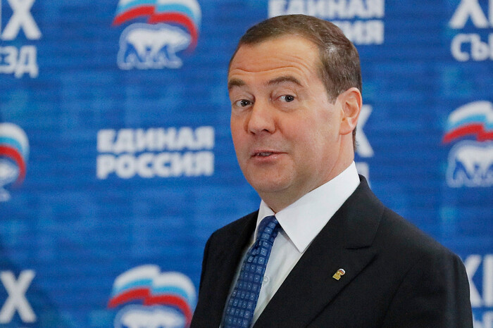 Американський дипломат розкрив, чому Медвєдєв агресує на Україну