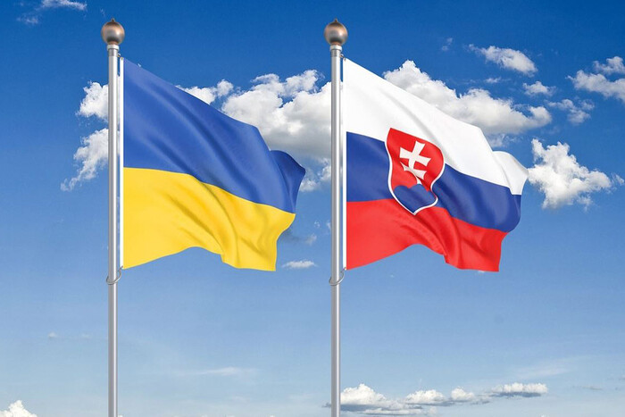 Співпраця України та Словаччини: яка доля приватних військових контрактів 