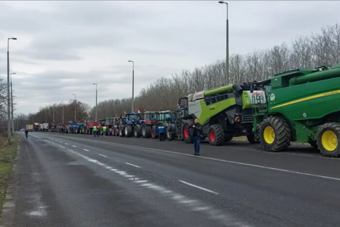 Угорські фермери влаштували протест біля українського кордону