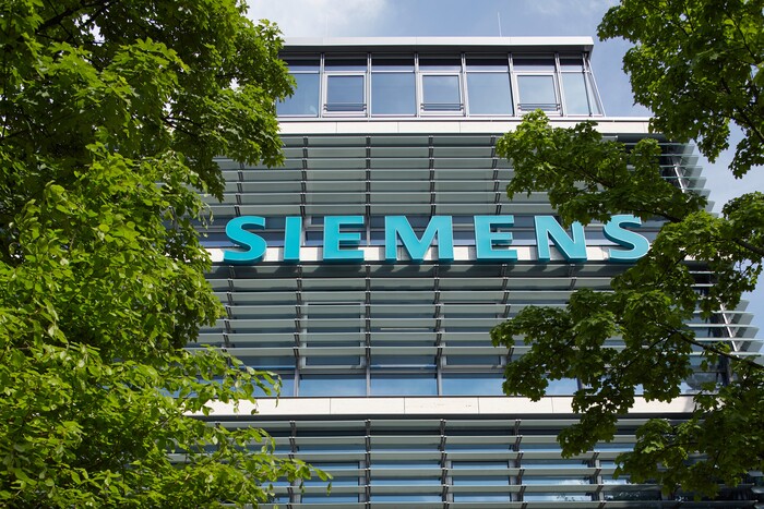 Siemens закриває бізнес у Росії