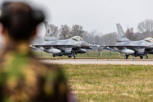 Стало відомо, коли перша група українських пілотів закінчить навчання на F-16